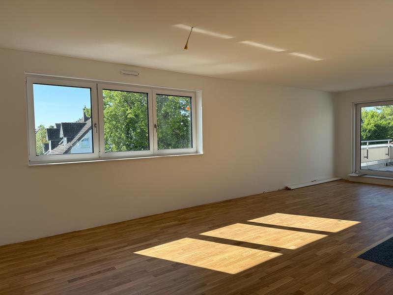 Nat&uuml;rlicher Boden unter den F&uuml;&szlig;en